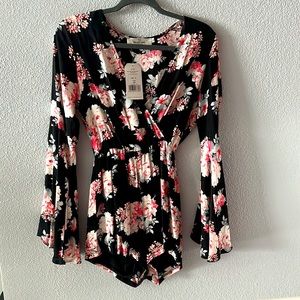Floral Flared Sleeve Romper 🌺